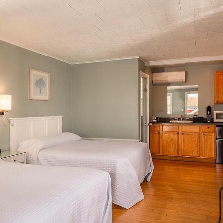 Eagle House Motel Рокпорт Экстерьер фото